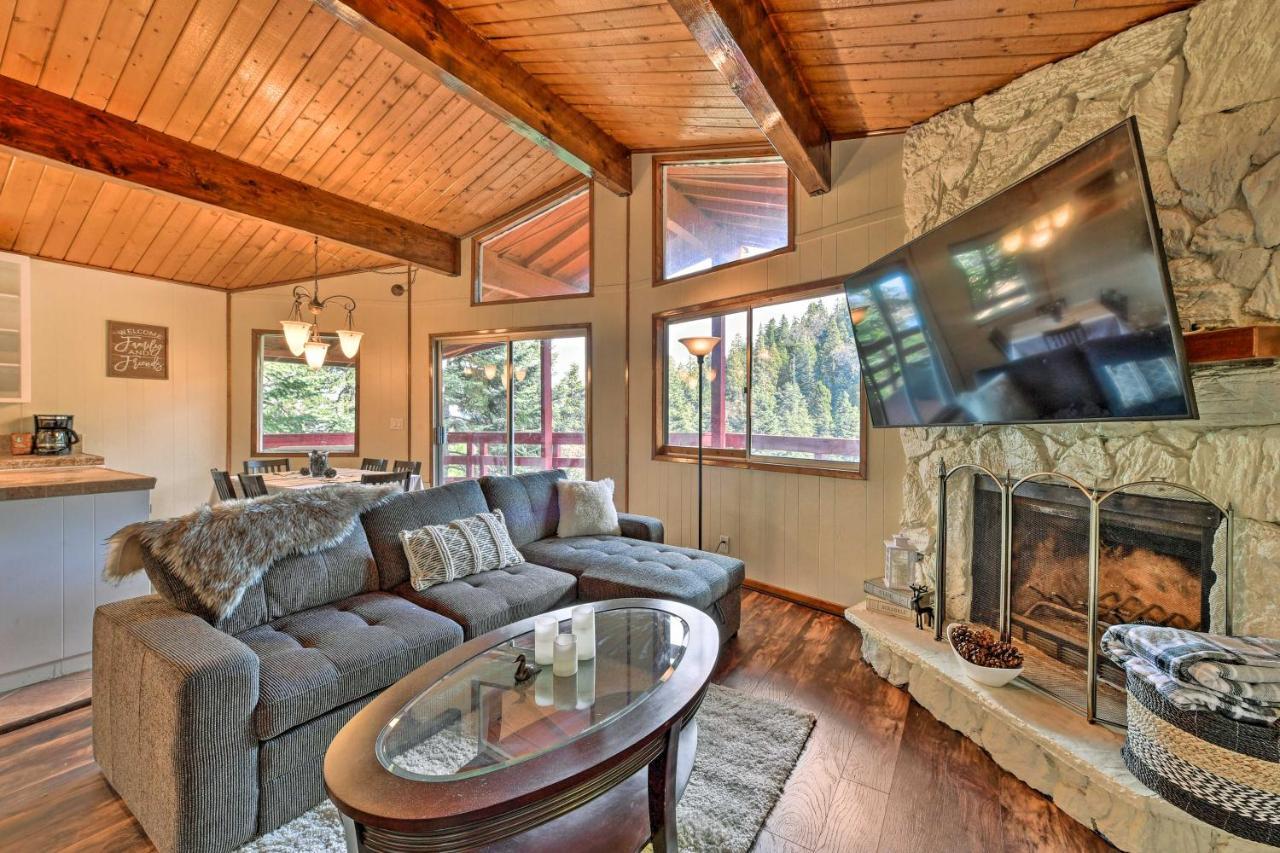 Lake Arrowhead Cabin With Deck And Stunning Mtn Views! サン・バーナディーノ エクステリア 写真
