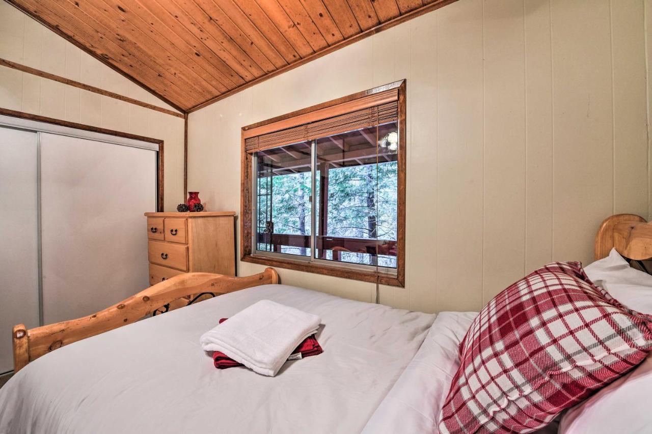Lake Arrowhead Cabin With Deck And Stunning Mtn Views! サン・バーナディーノ エクステリア 写真