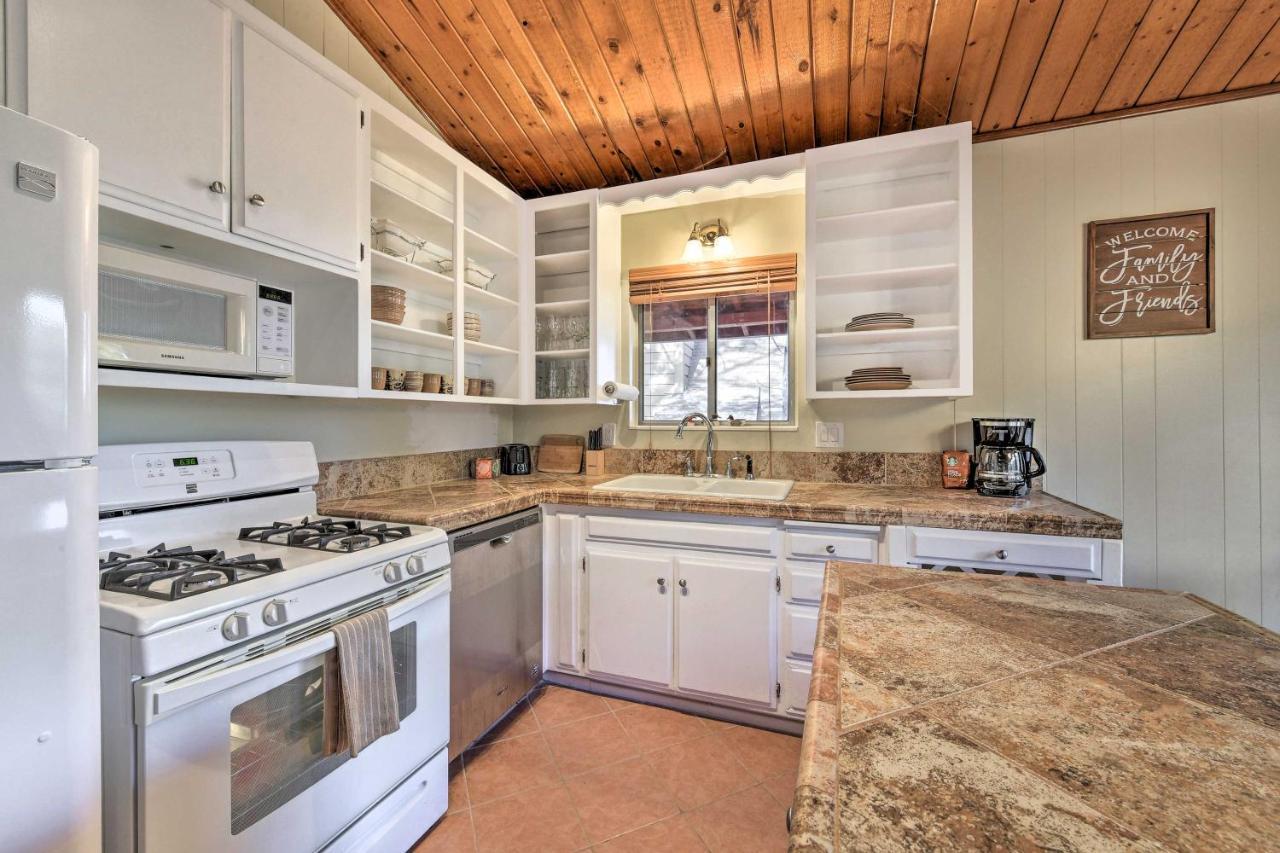 Lake Arrowhead Cabin With Deck And Stunning Mtn Views! サン・バーナディーノ エクステリア 写真