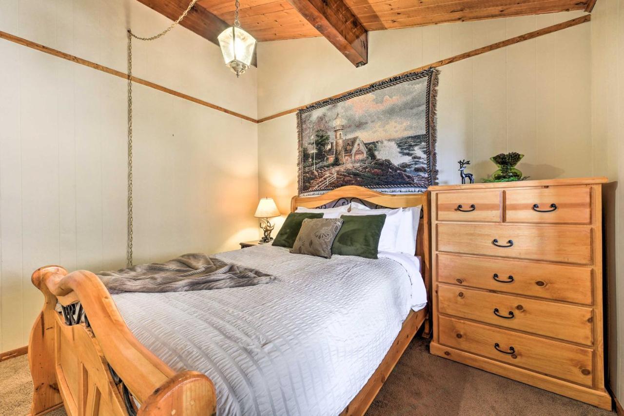 Lake Arrowhead Cabin With Deck And Stunning Mtn Views! サン・バーナディーノ エクステリア 写真