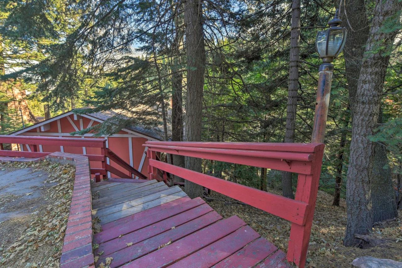 Lake Arrowhead Cabin With Deck And Stunning Mtn Views! サン・バーナディーノ エクステリア 写真