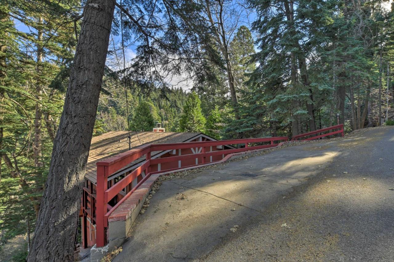 Lake Arrowhead Cabin With Deck And Stunning Mtn Views! サン・バーナディーノ エクステリア 写真